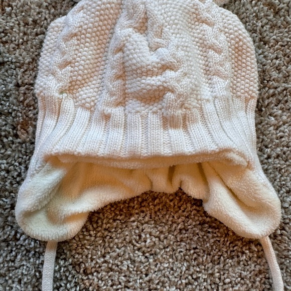 Warm winter hat Cream cable Knit Bear Ear Hat with Ear Flaps H&M Size 6-9 months - Picture 4 of 7